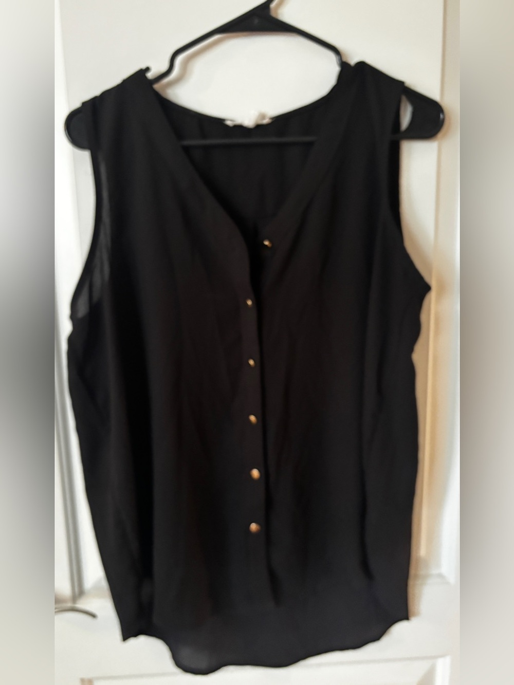Maurices Black Sleeveless Button-Front Blouse